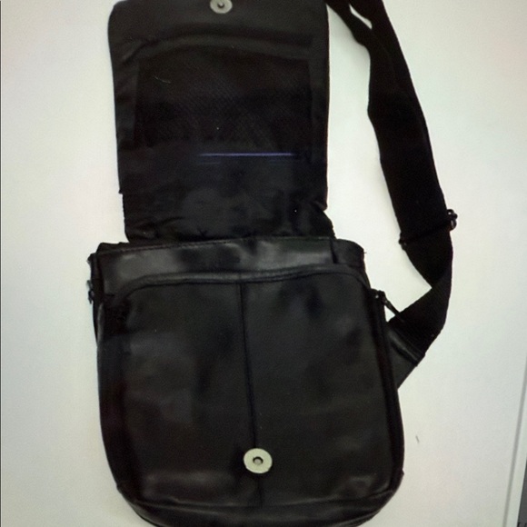 Black Leather Crossbody Bag - Picture 4 of 7